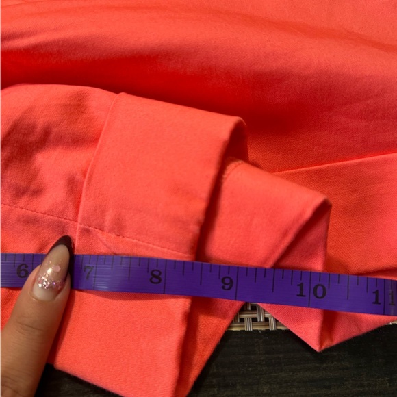 Express Women's Vibrant Coral Shorts Size 4 - Picture 4 of 7